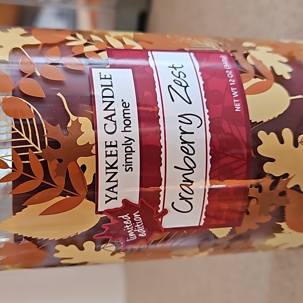 YANKEE CANDLE - Picture 2 of 8